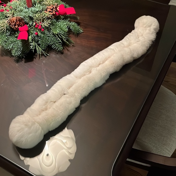 NWOT-Real fur ladder scarf with Pom poms from a furrier, not Amazon - Picture 2 of 4